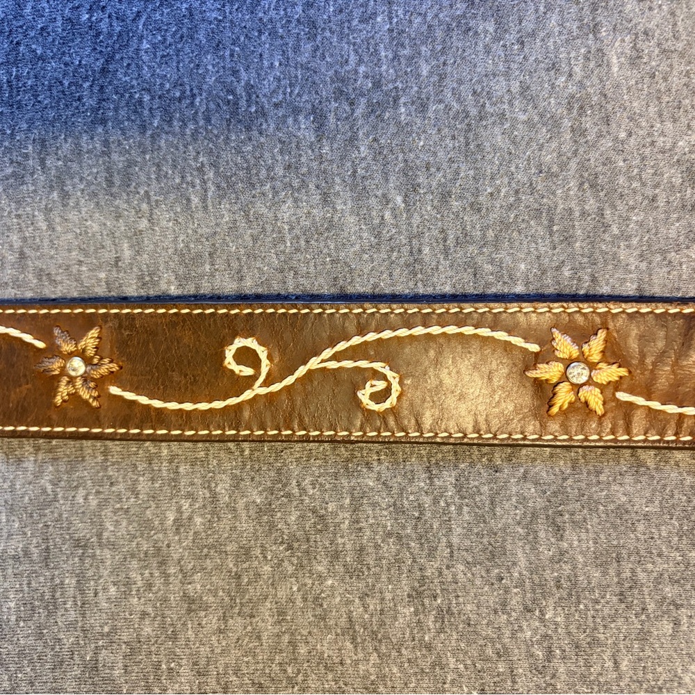 Brown Leather Women's Western Belt with Ornate Silver Buckle - Picture 2 of 8